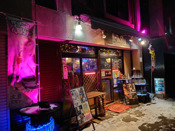 アメリカンダーツカフェ trinity